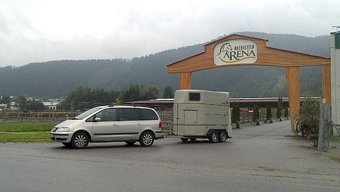 Einfahrt zur Michelfeldarena